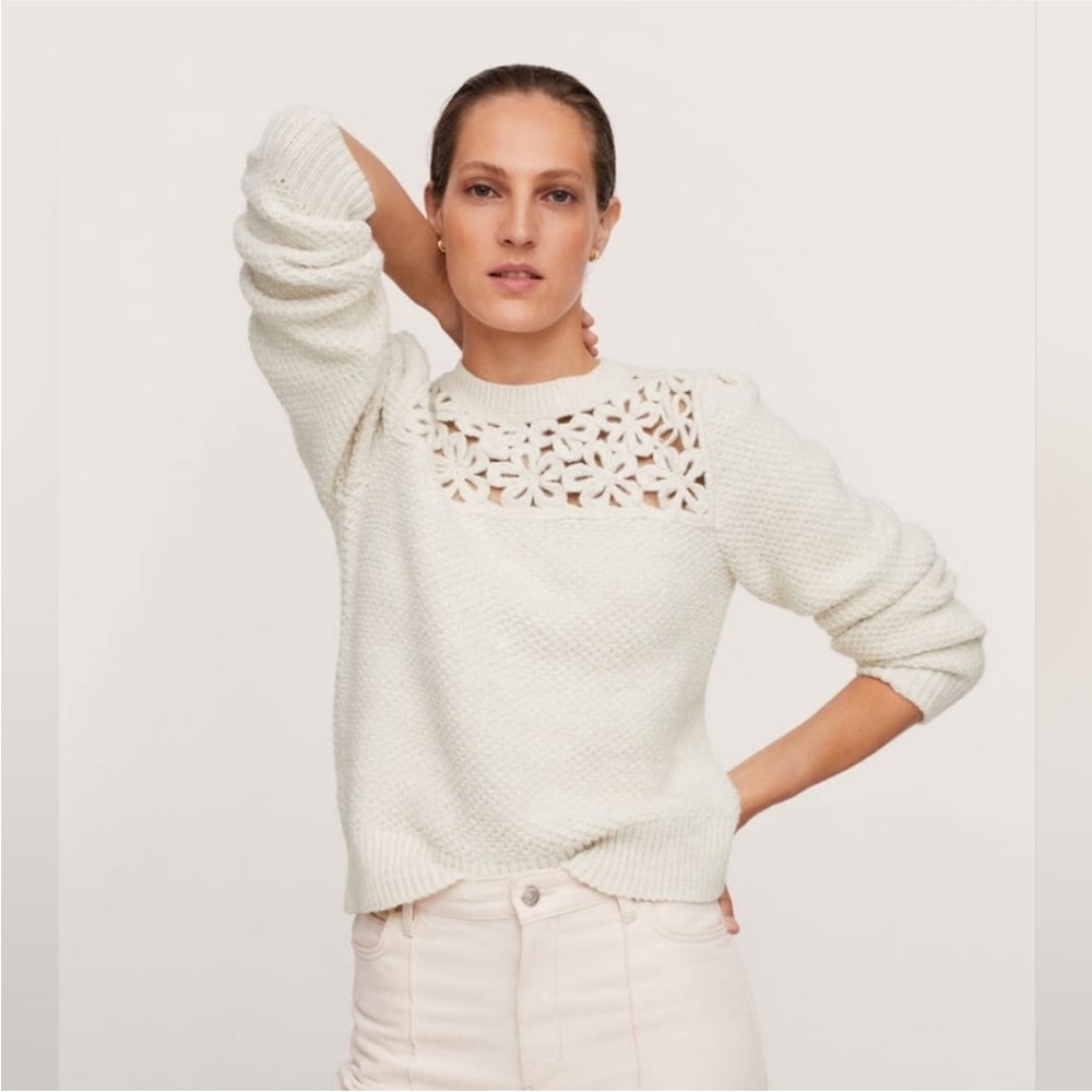 Mango || MNG Crew Neck Flower Wool Knit Sweater in Cream Size Medium Coquette